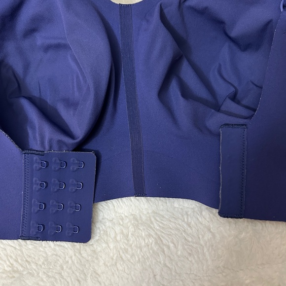 Evelyn & Bobbie The Beyond Bra - Picture 4 of 5